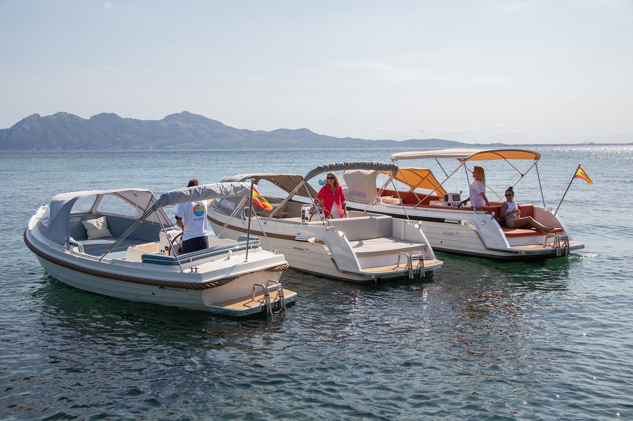 Interboat Intender 820